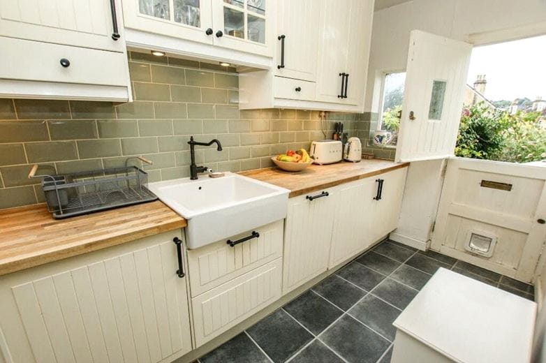 2 bedroom flat, Kennington Road, Bath BA1 - Let Agreed