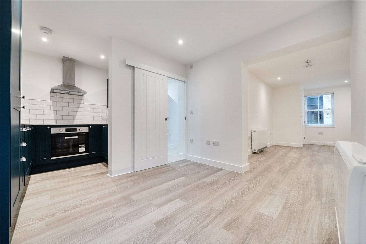 1 bedroom flat, Palace Yard Mews, Bath BA1 - Available