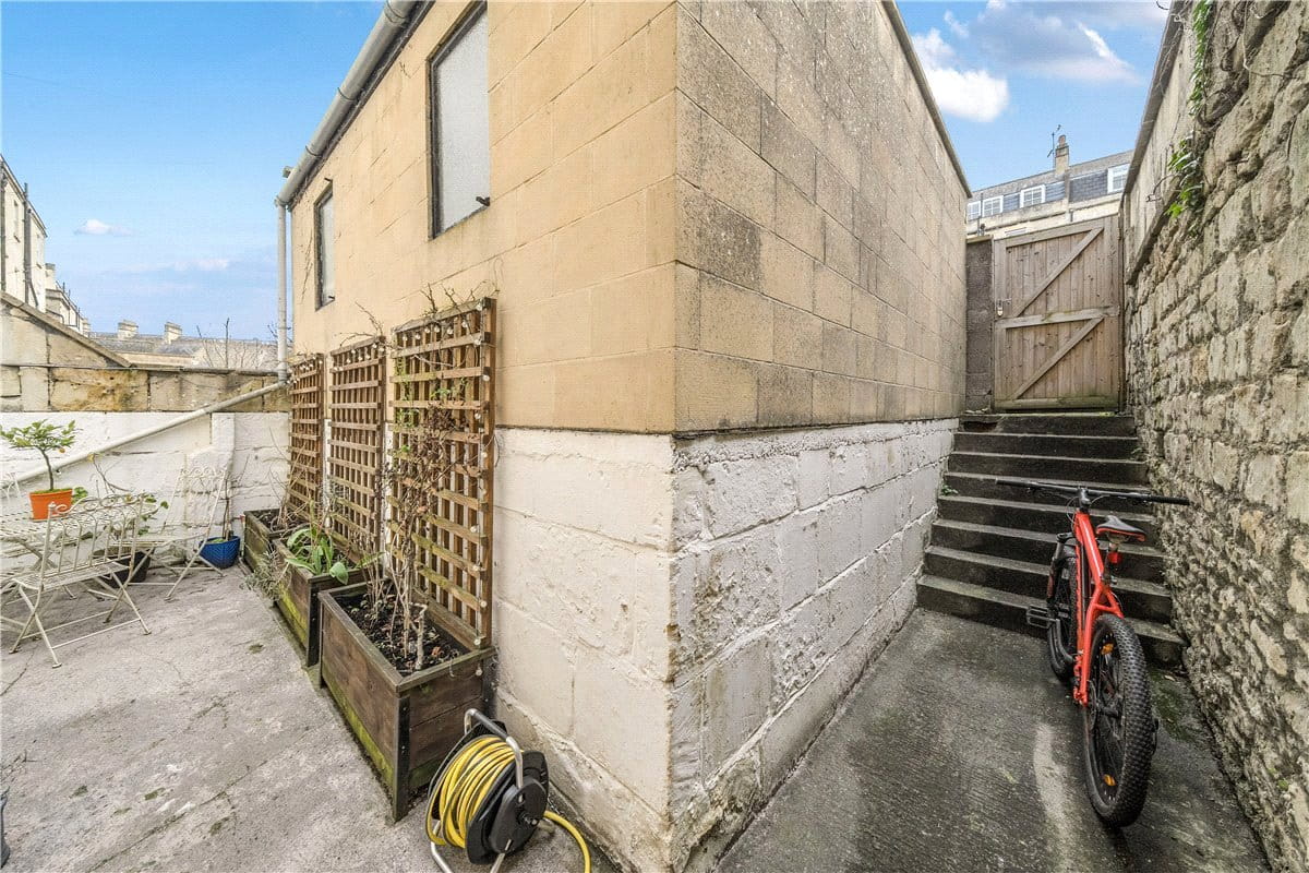 1 bedroom flat, Daniel Street, Bath BA2 - Available