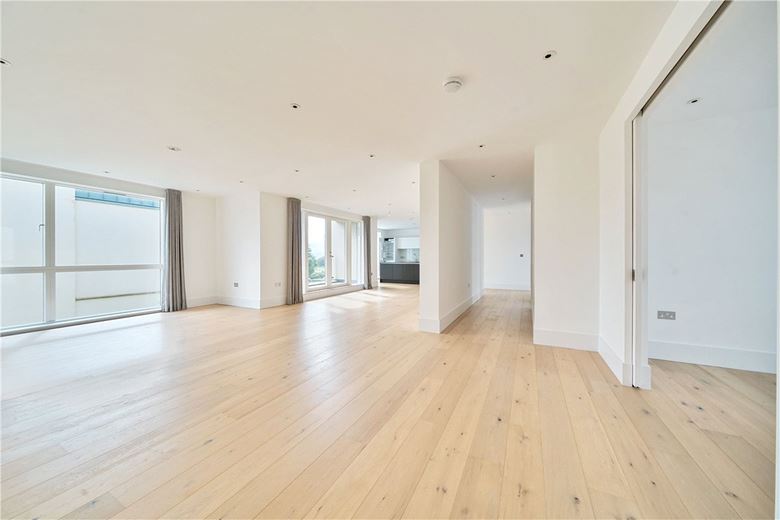 3 bedroom flat, Granville Court, Granville Road BA1