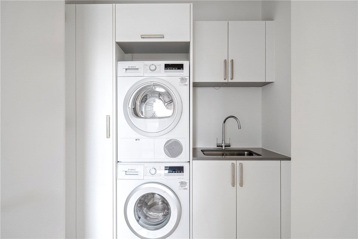 2 bedroom flat, Granville Court, Granville Road BA1 - Available