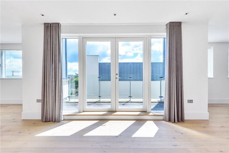 3 bedroom flat, Granville Court, Granville Road BA1