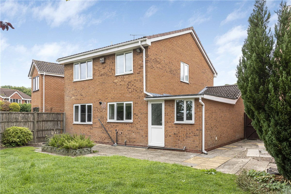 4 bedroom house, Butler Close, Kenilworth CV8 - Available
