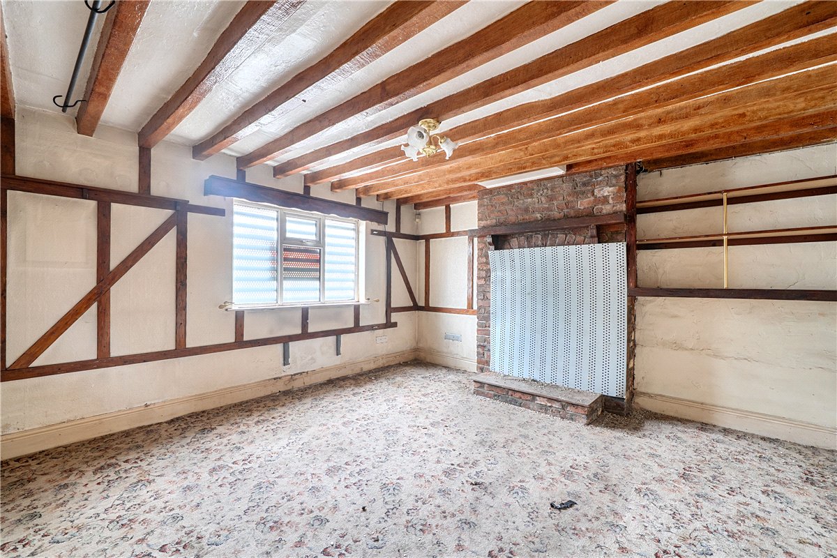 1.2 acres House, Chester Road, Preston Brook WA7 - Available