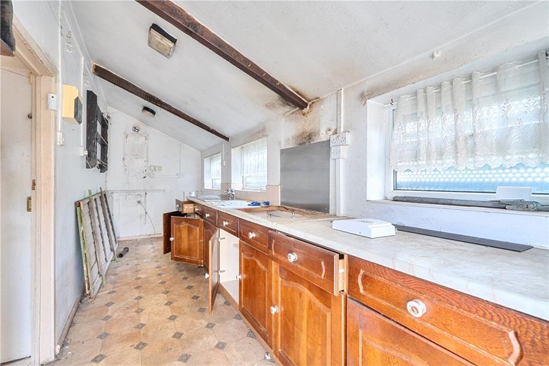 1.2 acres House, Chester Road, Preston Brook WA7 - Available