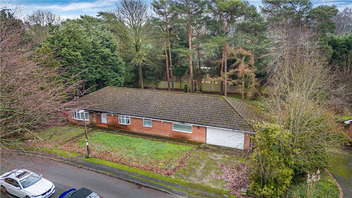 5 bedroom house, Pool Meadow Close, Solihull B91 - Available