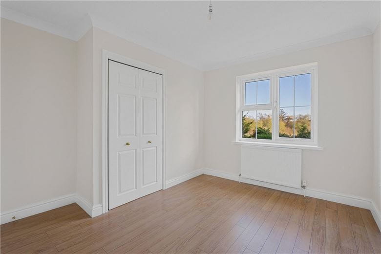 4 bedroom house, Putlowes Drive, Fleet Marston HP18 - Available