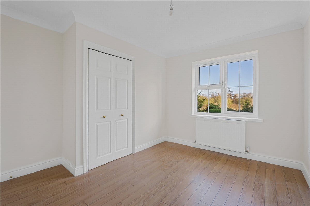 4 bedroom house, Putlowes Drive, Fleet Marston HP18 - Available