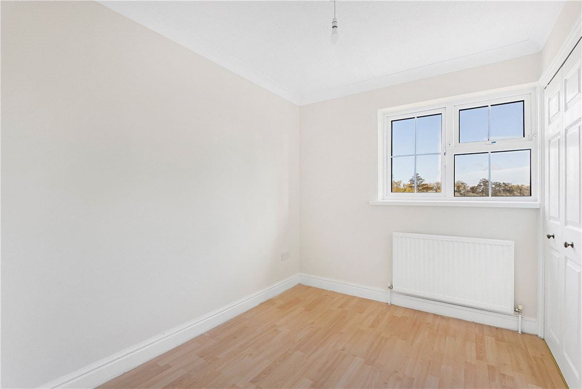 4 bedroom house, Putlowes Drive, Fleet Marston HP18 - Available