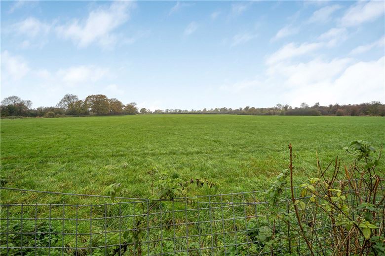 3 bedroom bungalow, Nash Lee Lane, Wendover HP22 - Available