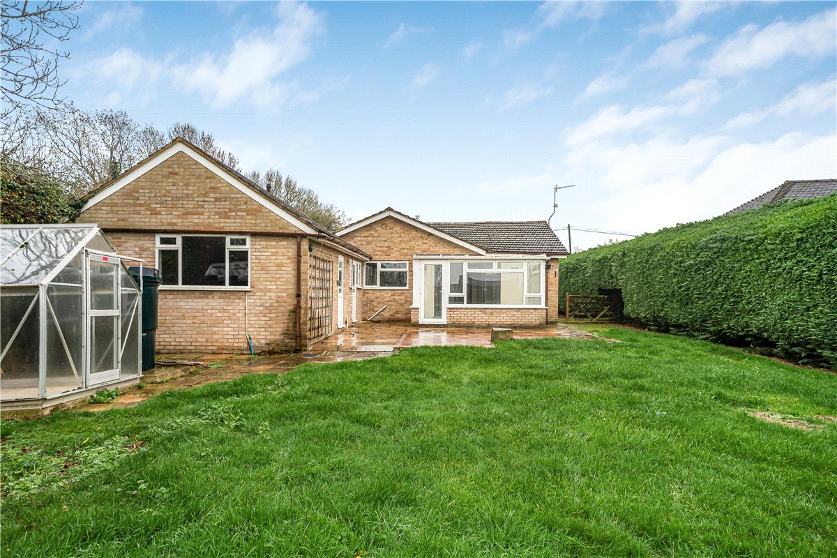 3 bedroom bungalow, Nash Lee Lane, Wendover HP22 - Available