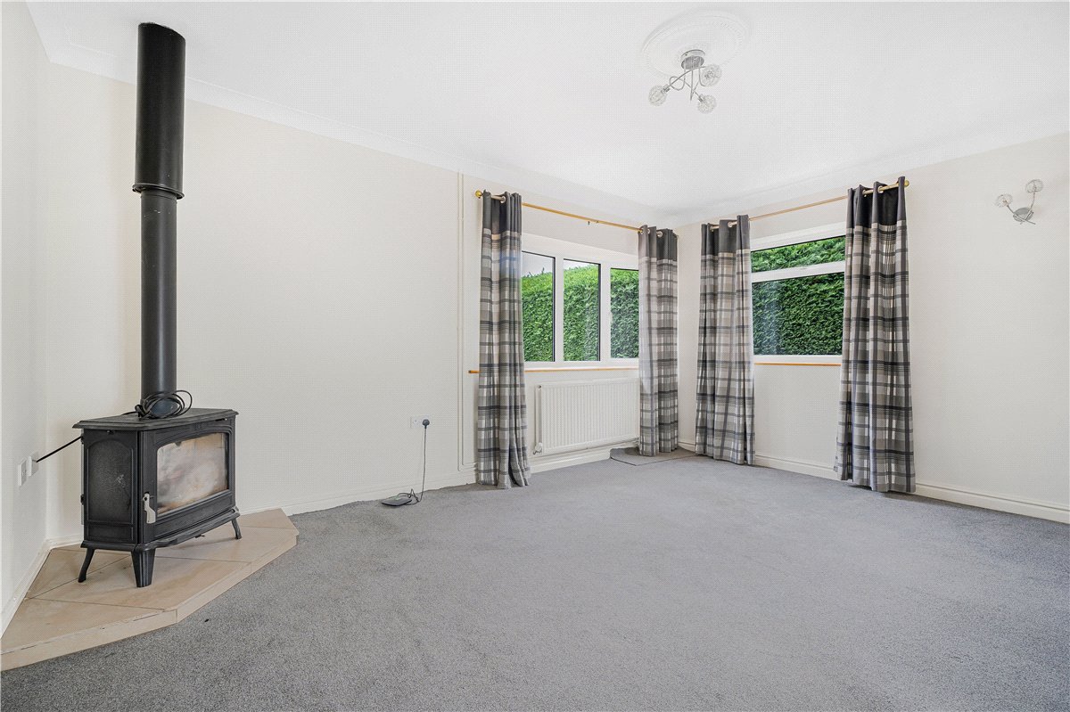 3 bedroom bungalow, Nash Lee Lane, Wendover HP22 - Available