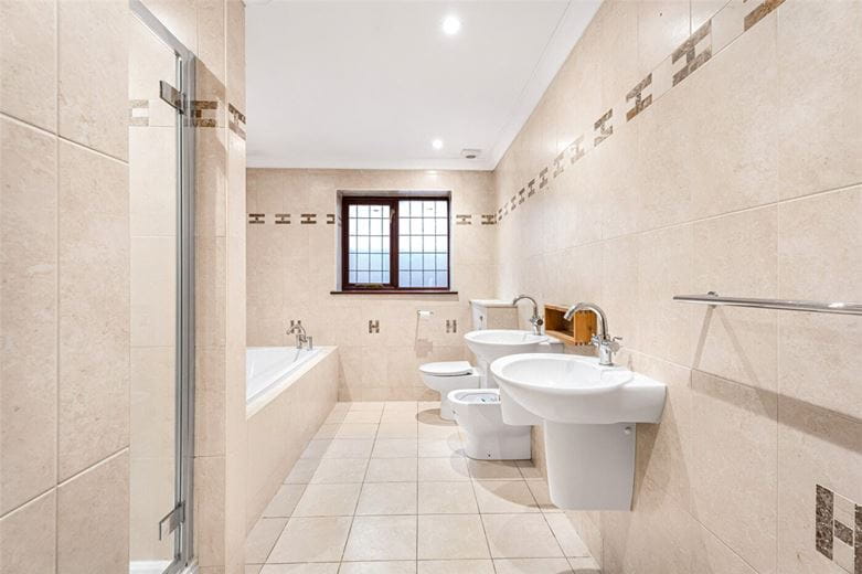 4 bedroom , Nash Lee Lane, Wendover HP22 - Available