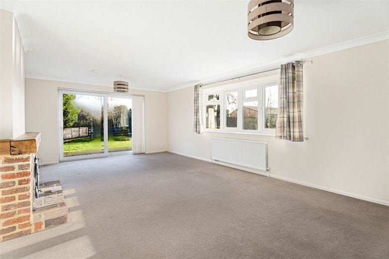 4 bedroom house, Grange Close, Twyford MK18 - Available