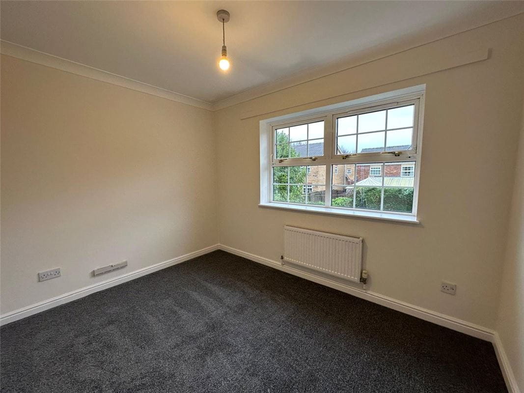 4 bedroom house, Sherbourne Avenue, Bramley S66 - Available