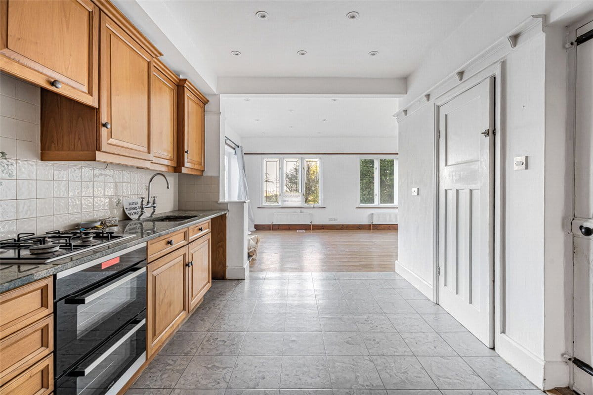 5 bedroom house, Ellesborough Road, Wendover HP22 - Let Agreed