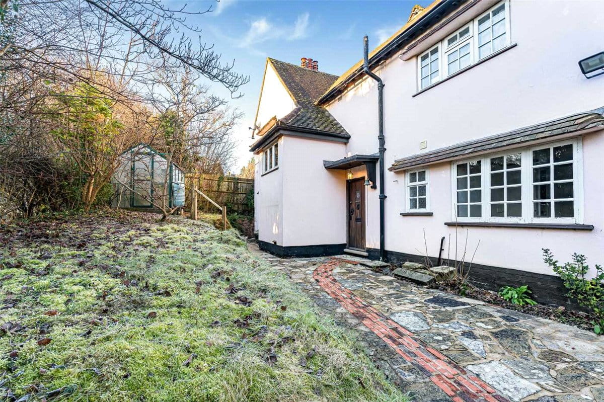 5 bedroom house, Ellesborough Road, Wendover HP22 - Let Agreed