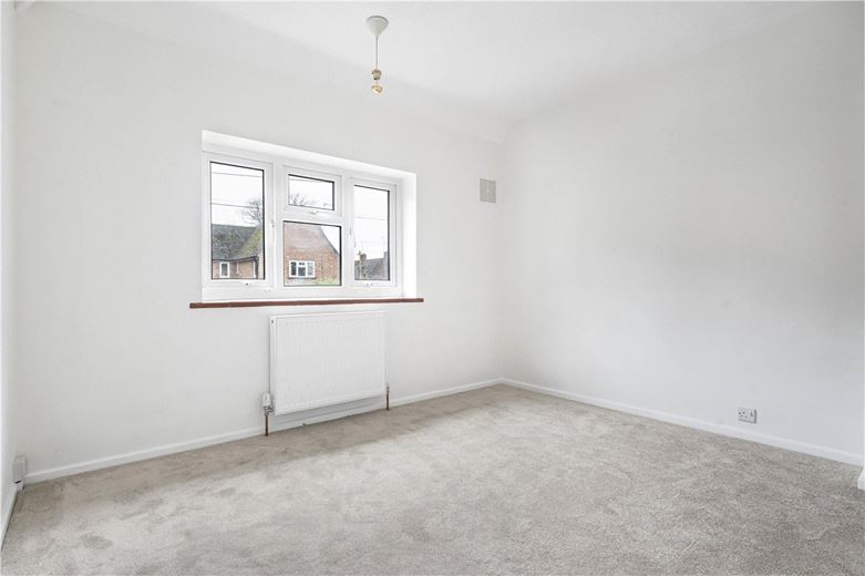 3 bedroom house, Sibleys Rise, South Heath HP16 - Available