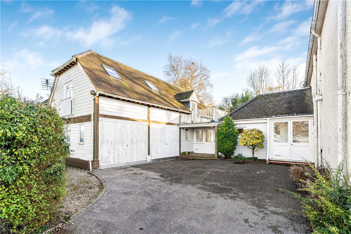 6 bedroom house, Ellesborough Road, Wendover HP22 - Available