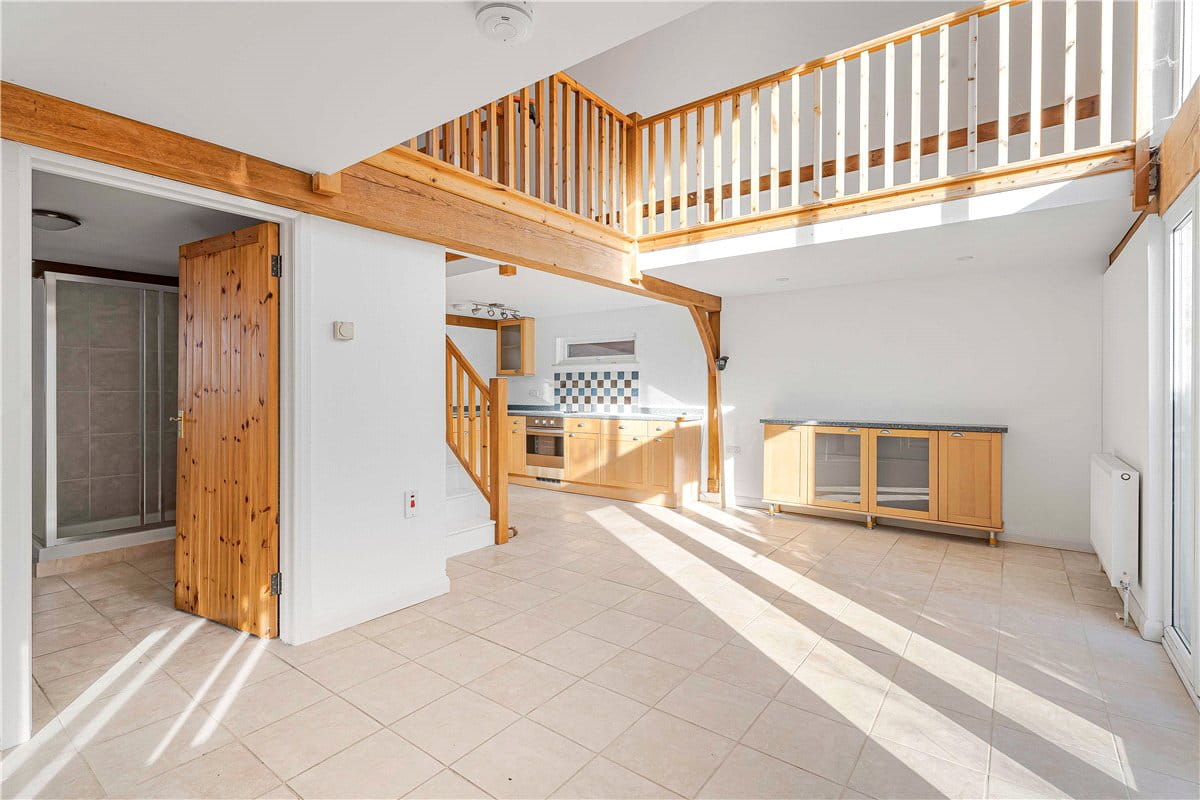 6 bedroom house, Ellesborough Road, Wendover HP22 - Available