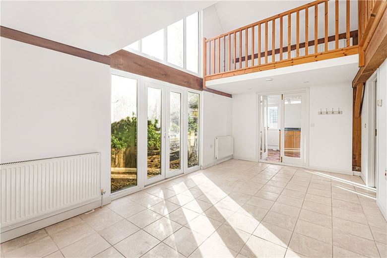 6 bedroom house, Ellesborough Road, Wendover HP22 - Available