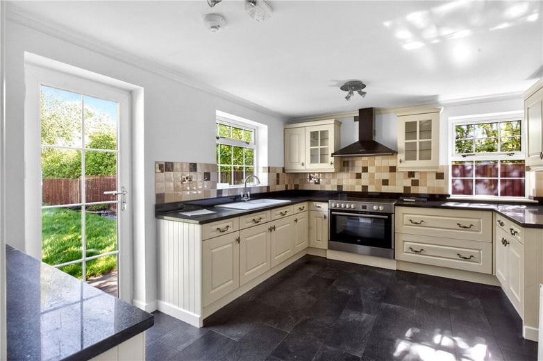 4 bedroom house, Wood Fields, Bramley S66 - Let Agreed