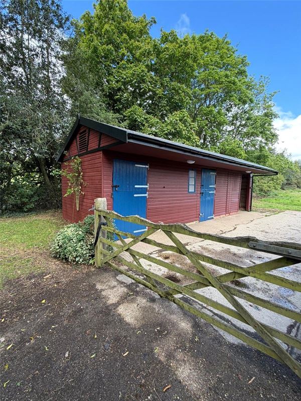 4 bedroom cottage, Aylesbury Road, Great Missenden HP16 - Available