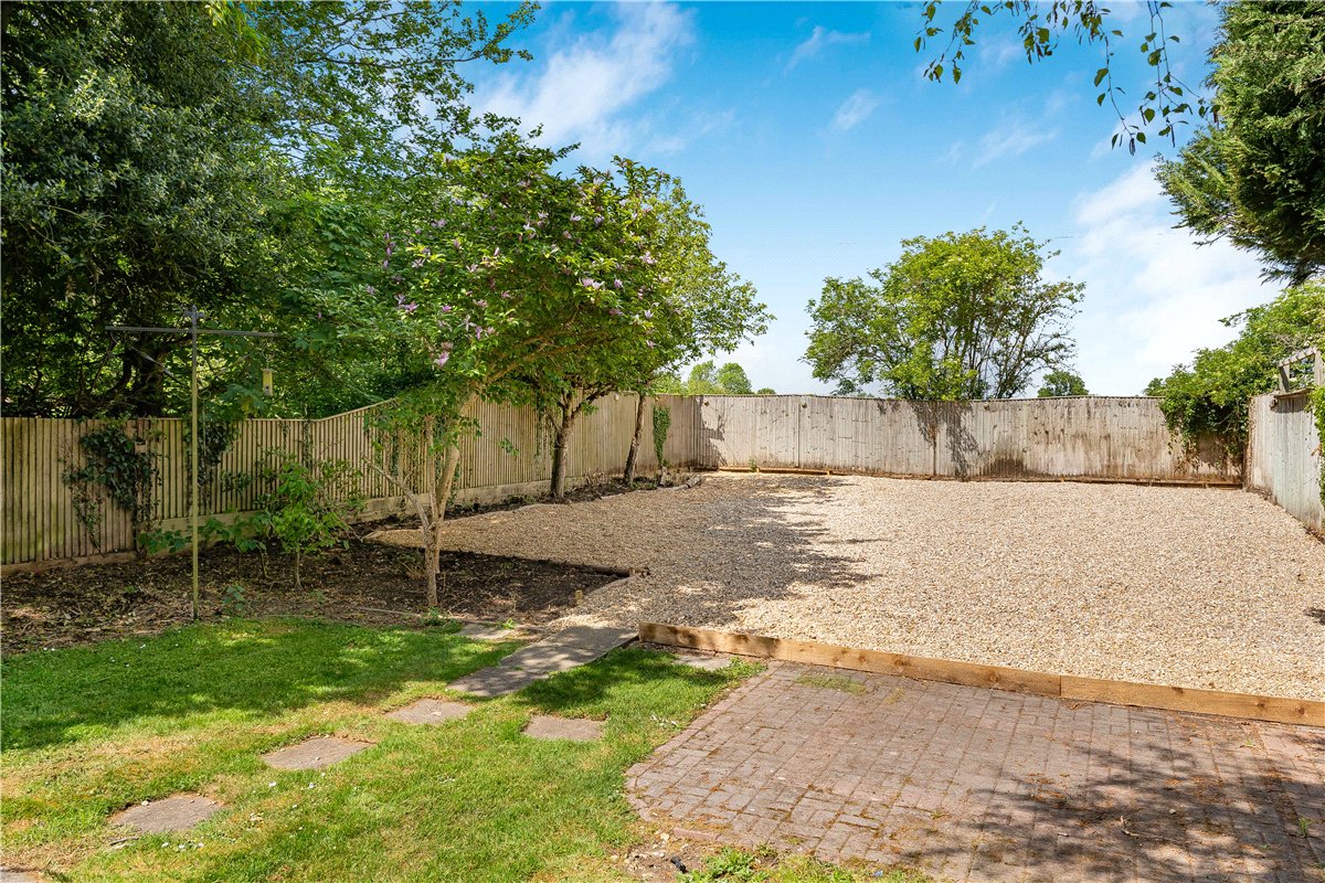 5 bedroom house, Nash Lee Lane, Wendover HP22 - Available