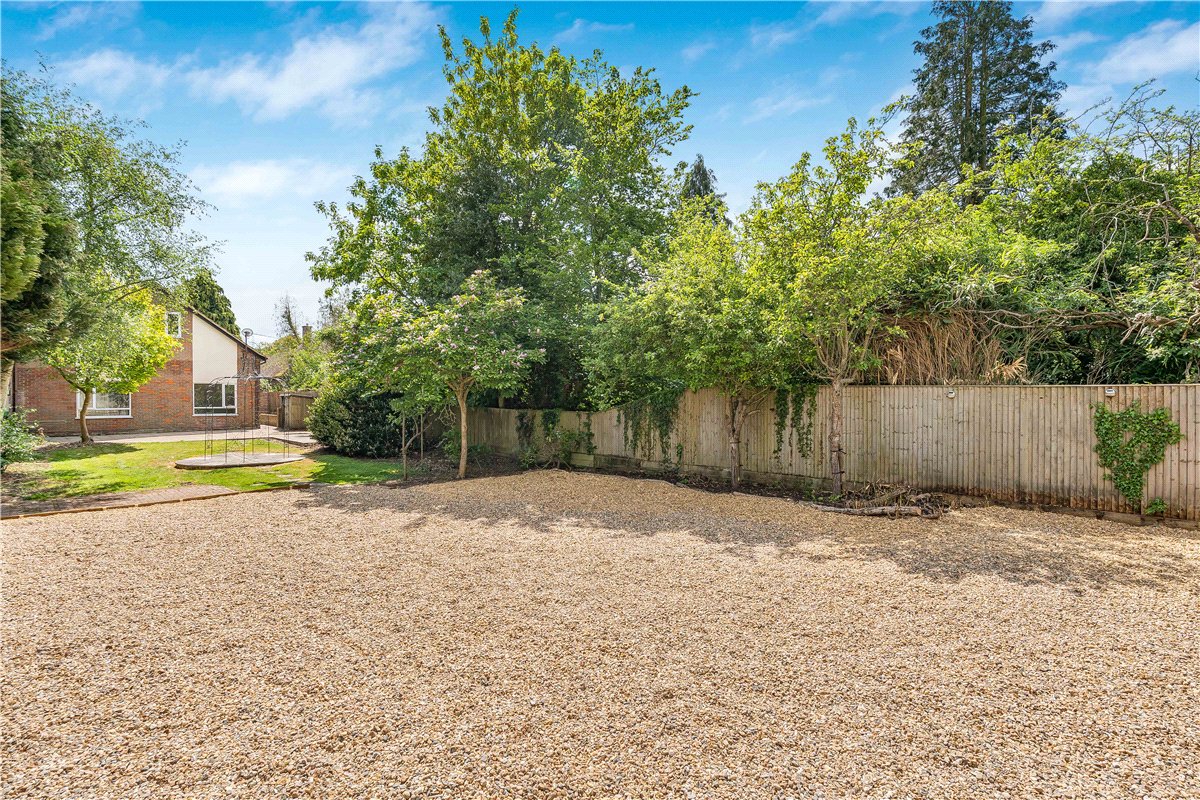 5 bedroom house, Nash Lee Lane, Wendover HP22 - Available