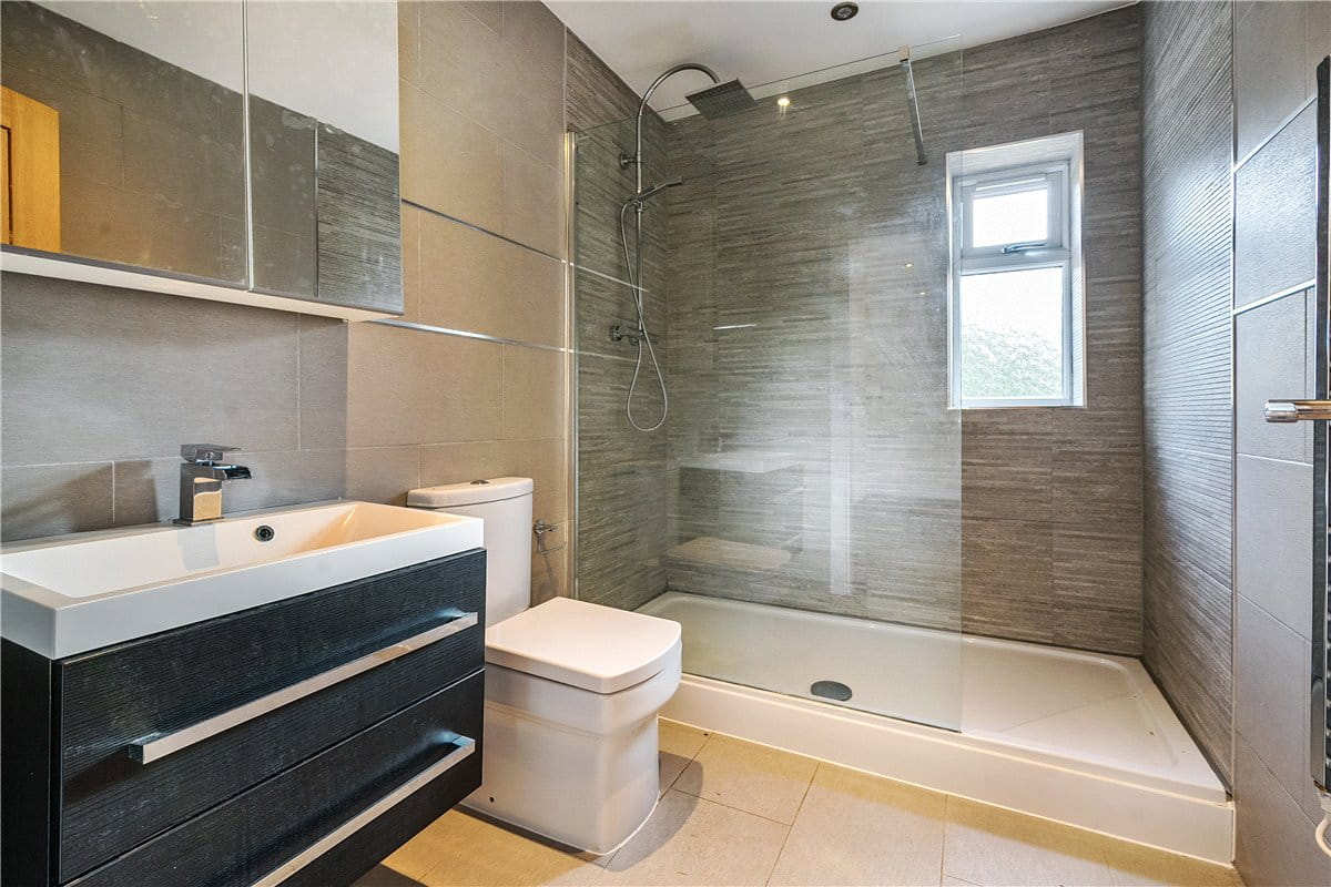 3 bedroom bungalow, Cherry Tree Road, Wales S26 - Available