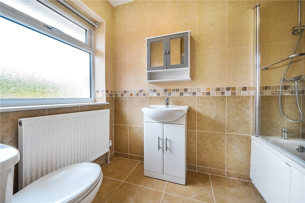 3 bedroom bungalow, Cherry Tree Road, Wales S26 - Available