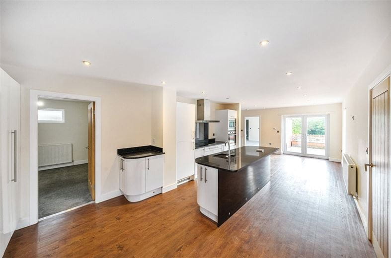 3 bedroom bungalow, Cherry Tree Road, Wales S26 - Available