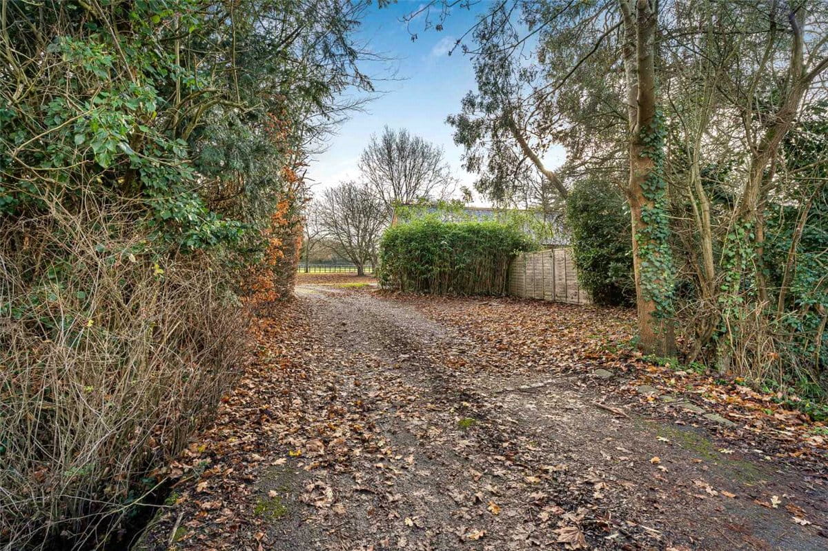 4 bedroom bungalow, Nash Lee Lane, Wendover HP22 - Let Agreed