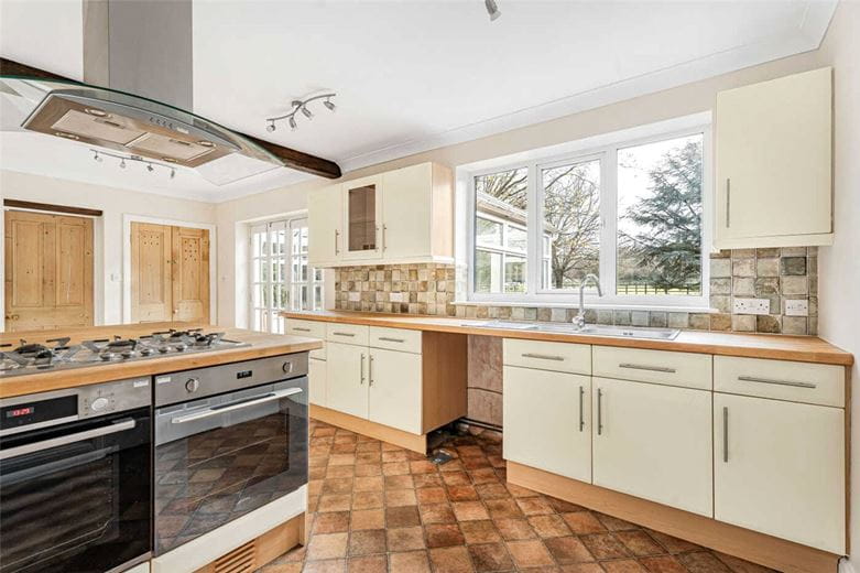 4 bedroom bungalow, Nash Lee Lane, Wendover HP22 - Let Agreed