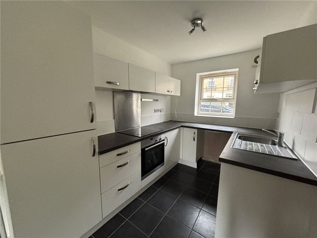 3 bedroom house, Comelybank Drive, Mexborough S64 - Available