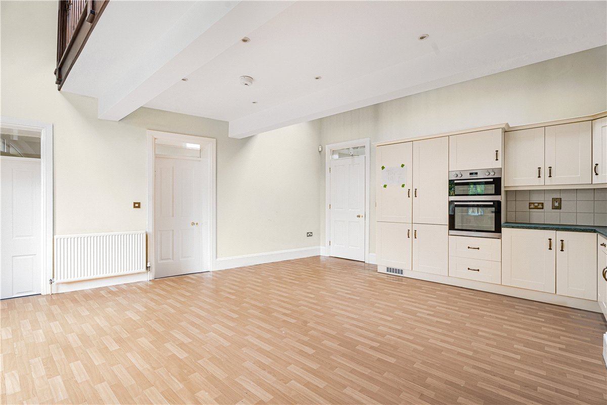 9 bedroom house, Turweston, Brackley NN13 - Available