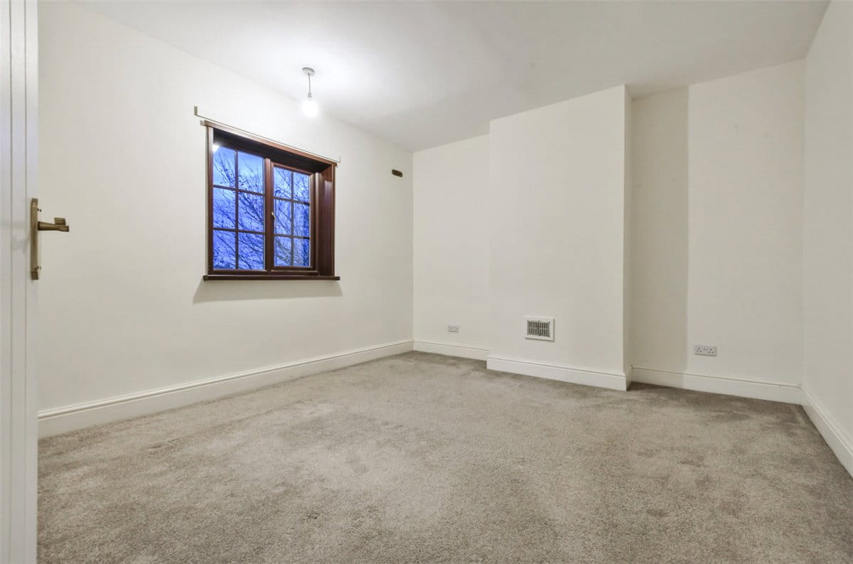 4 bedroom house, Chesterfield Road, Barlborough S43 - Available