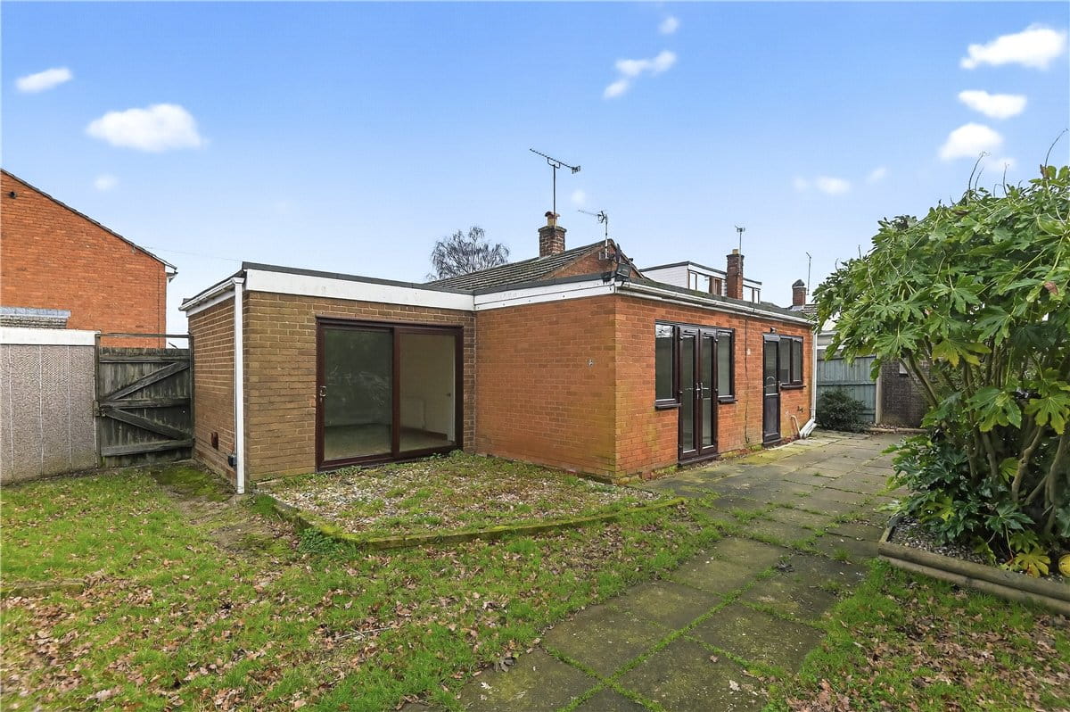 3 bedroom bungalow, Birch Grove, Birchmoor B78 - Let Agreed
