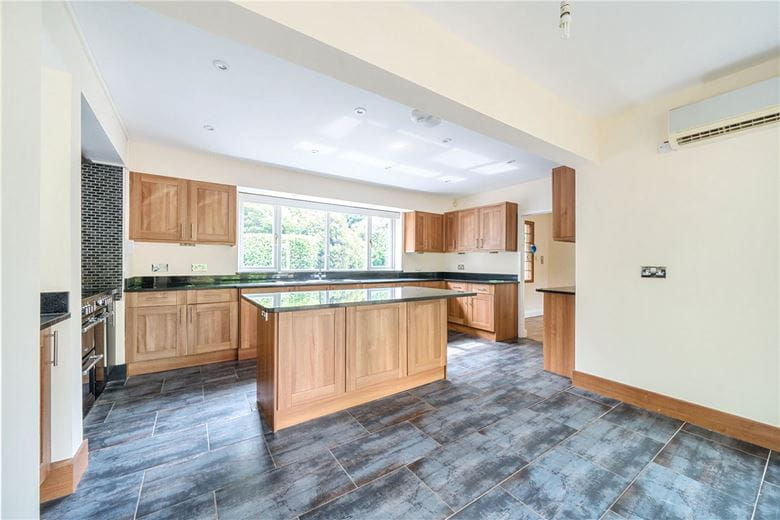 4 bedroom house, Whitmore Heath, Newcastle ST5 - Available