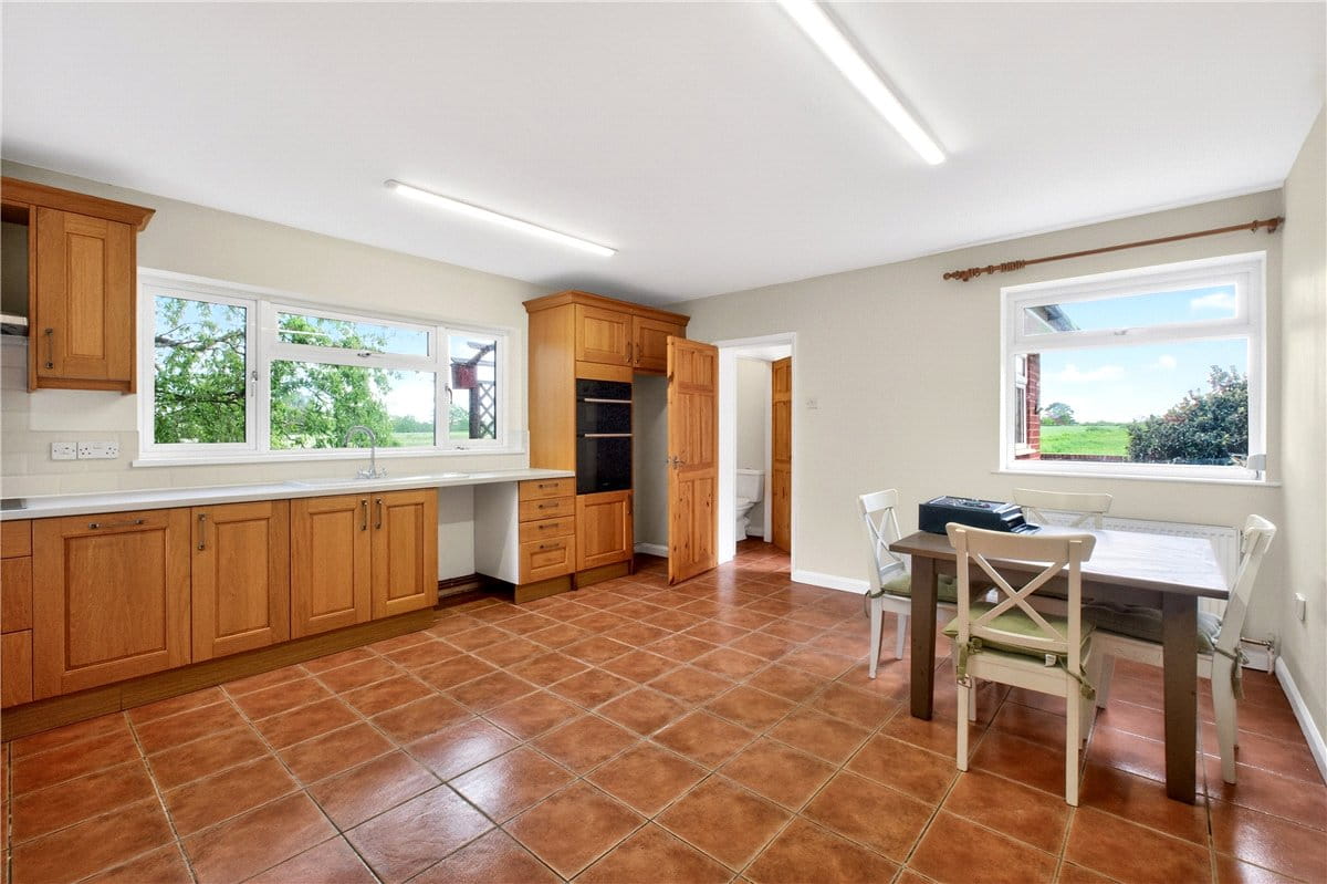 3 bedroom bungalow, Wood End Lane, Curborough WS13 - Available