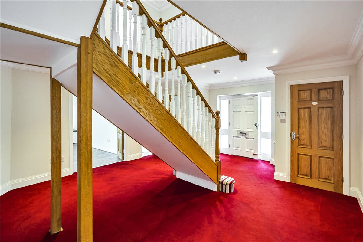 6 bedroom house, Towers Lane, Crofton WF4 - Available