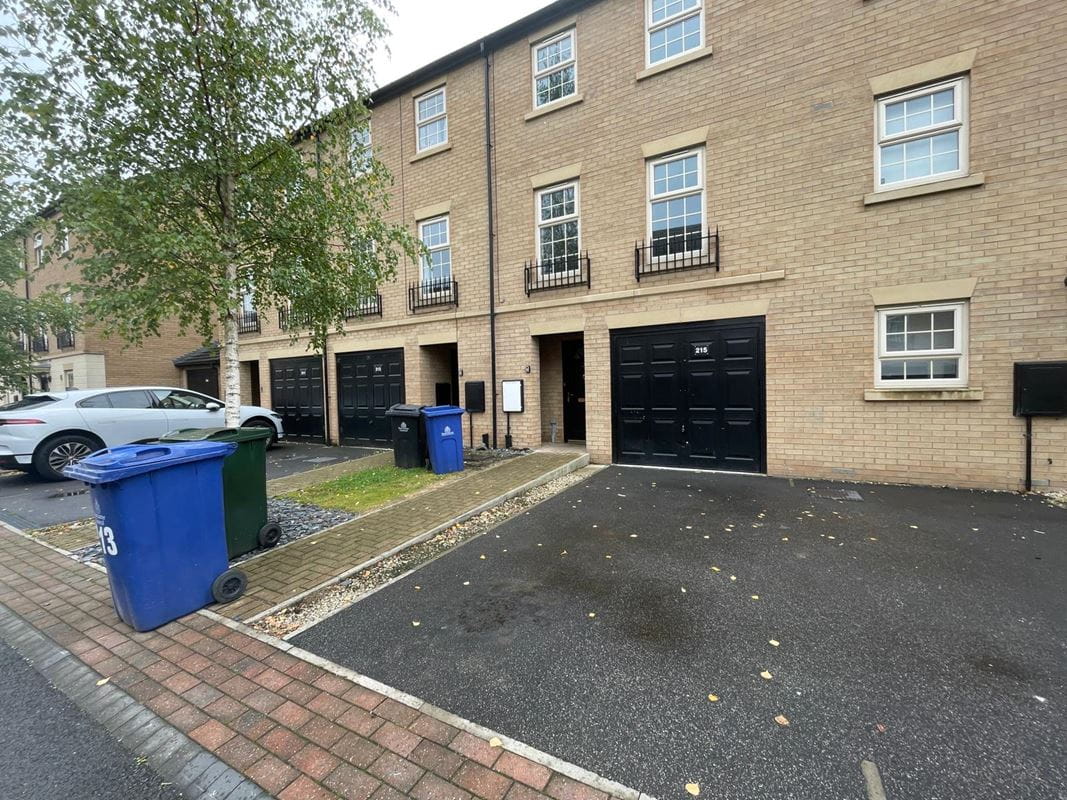 4 bedroom house, Comelybank Drive, Mexborough S64 - Let Agreed