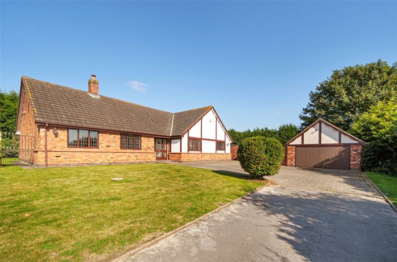 4 bedroom bungalow, School Lane, Hints B78 - Available