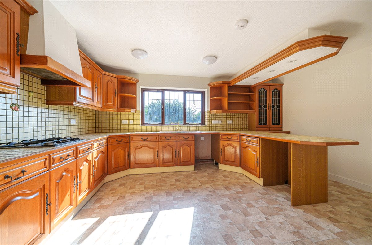 4 bedroom bungalow, School Lane, Hints B78 - Available