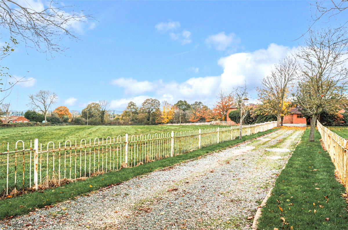 5 bedroom house, Tolldish Lane, Great Haywood ST18