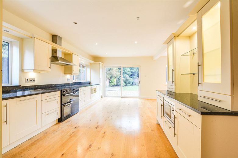 4 bedroom house, Burnside, Hale Barns WA15 - Available