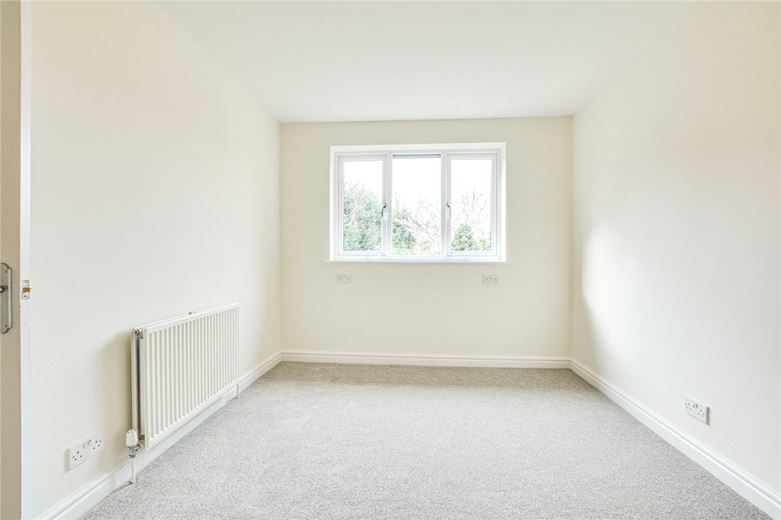 4 bedroom house, Burnside, Hale Barns WA15 - Available