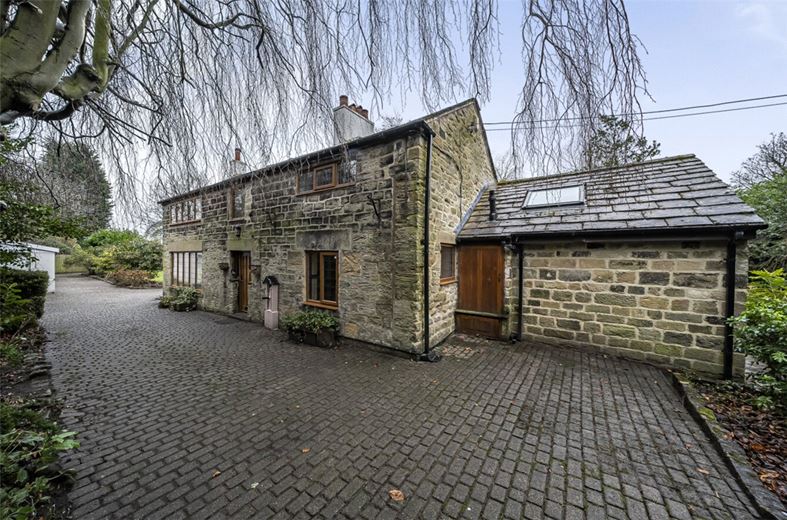 4 bedroom house, Pontefract Road, Crofton WF4 - Available