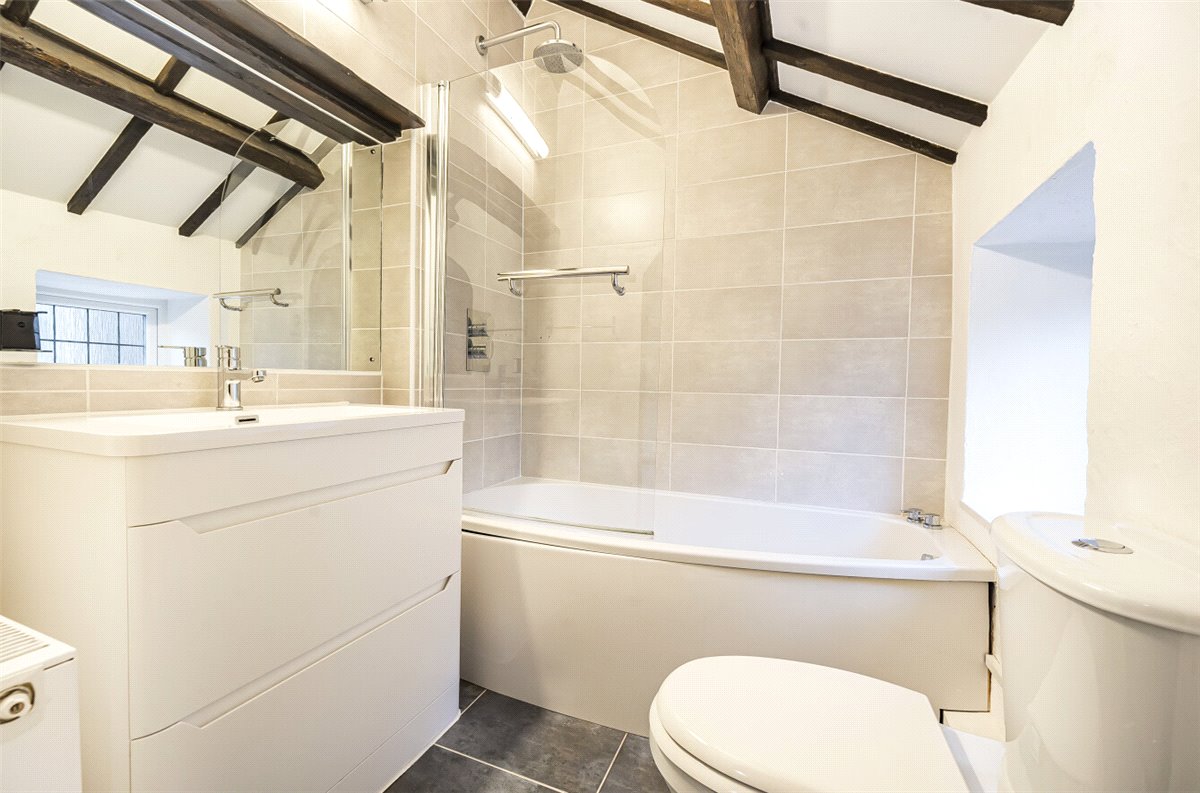 4 bedroom house, Pontefract Road, Crofton WF4 - Available