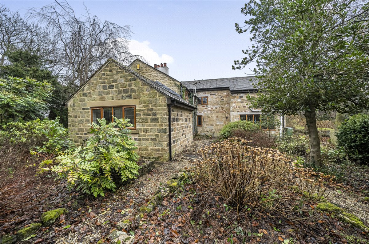 4 bedroom house, Pontefract Road, Crofton WF4 - Available